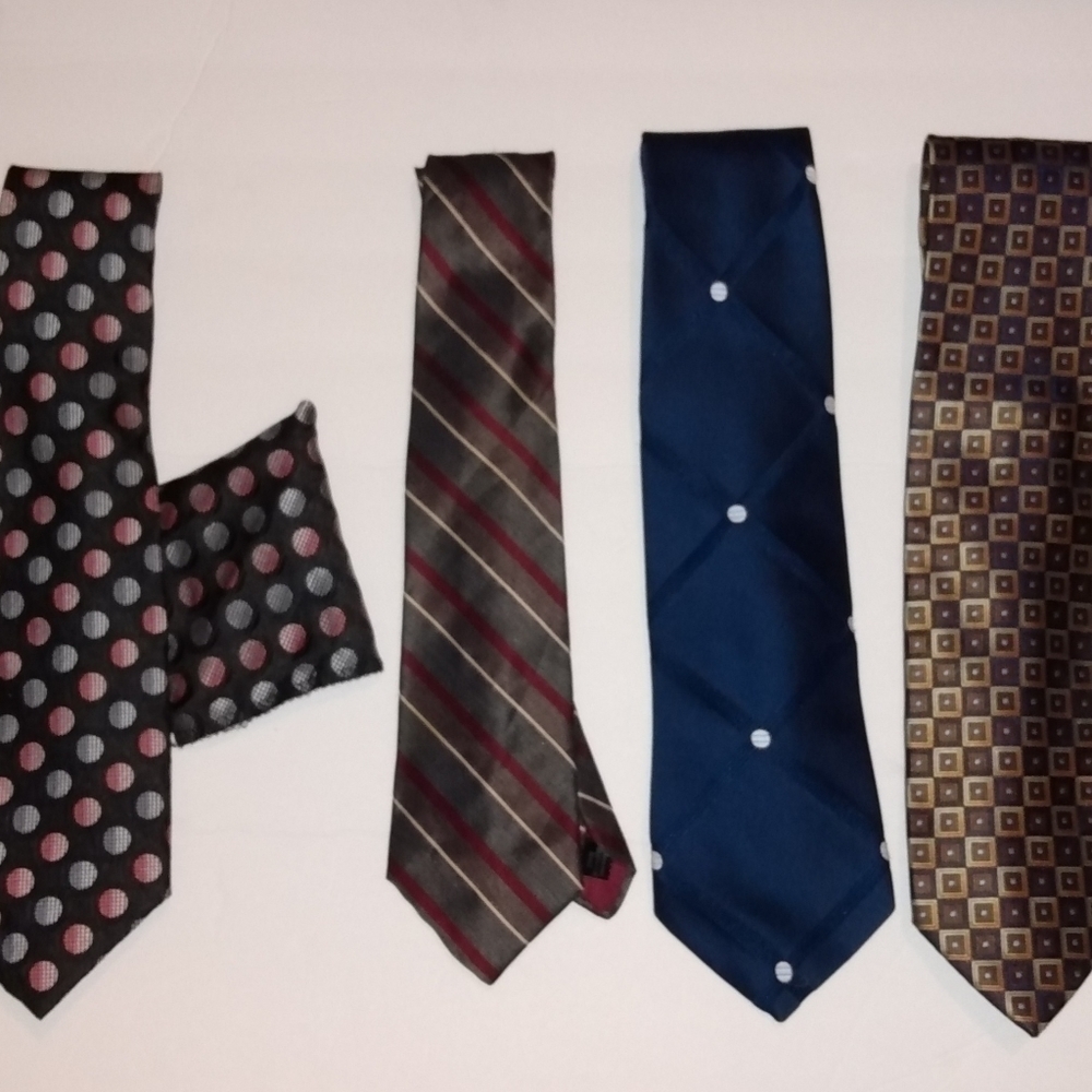 Lot of 4 100% Polyester Ties, pre-owned